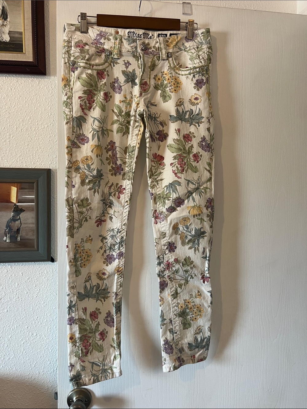 Miss Me Cream Floral Skinny Jeans with Multicolor Bouquet Print. Low rise.